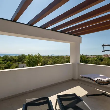 La Perla Villa *