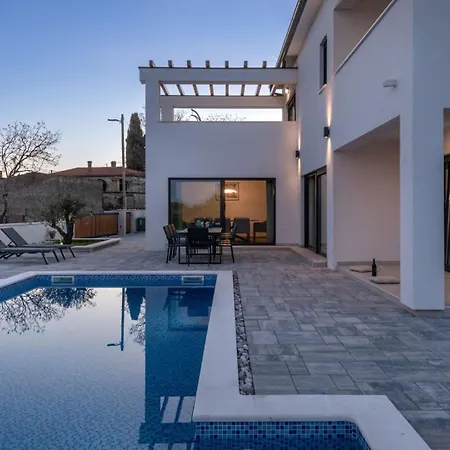 La Perla Villa