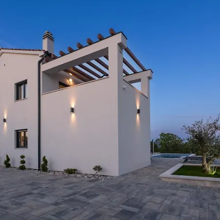 La Perla Villa
